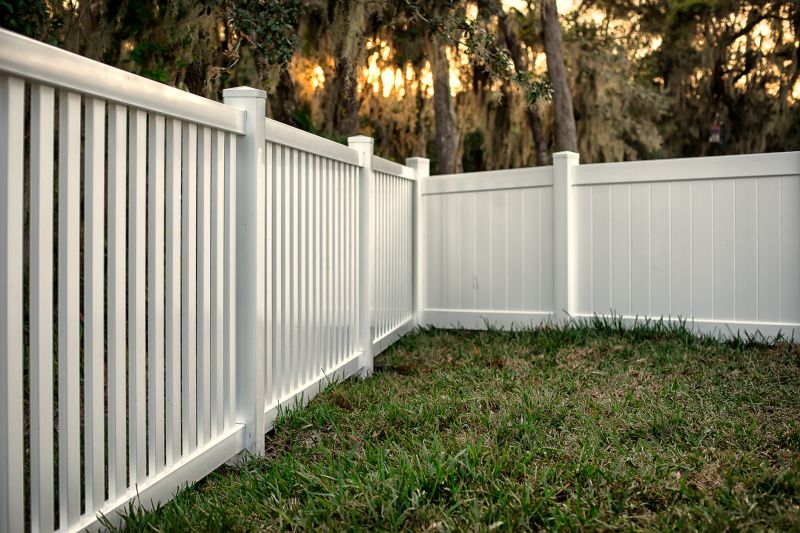 Vinyl Fence Replacement in South Houston, TX